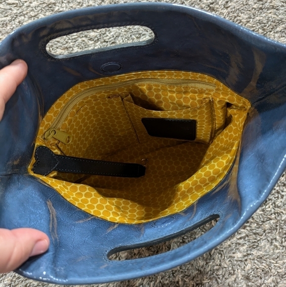 Brighton blue small patent leather shoulder bag - Picture 13 of 13